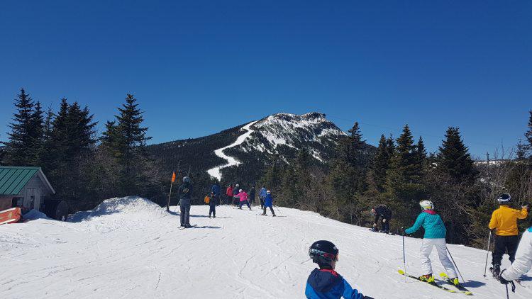 Jay Peak – Ciel bleu et neige collante! – 17 avril 2019